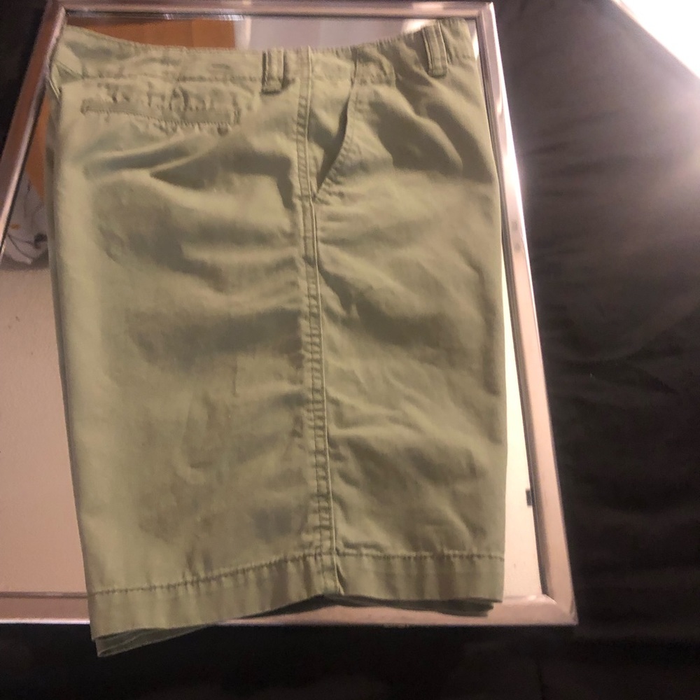 Old navy size 34 lived-in green khaki shorts